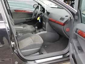 Opel Astra (2005) thumbnail 3