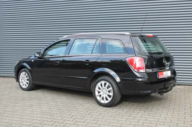 Opel Astra (2005) thumbnail 24
