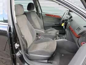 Opel Astra (2005) thumbnail 4