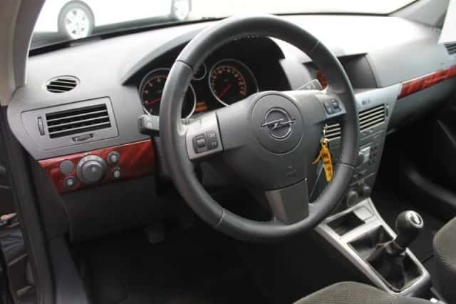 Opel Astra (2005) thumbnail 6
