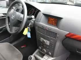 Opel Astra (2005) thumbnail 9