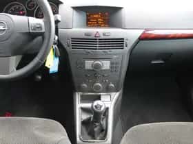Opel Astra (2005) thumbnail 10