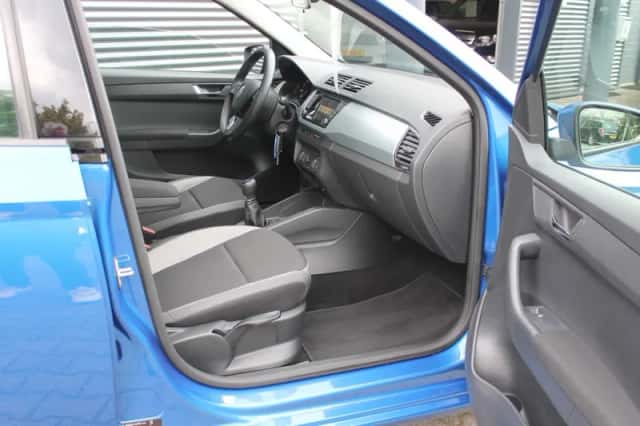 Škoda Fabia (2016) thumbnail 3