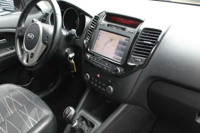 Kia VENGA (2016) thumbnail 9