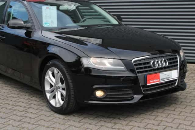 Audi A4 (2010) thumbnail 13