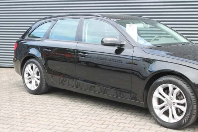 Audi A4 (2010) thumbnail 14