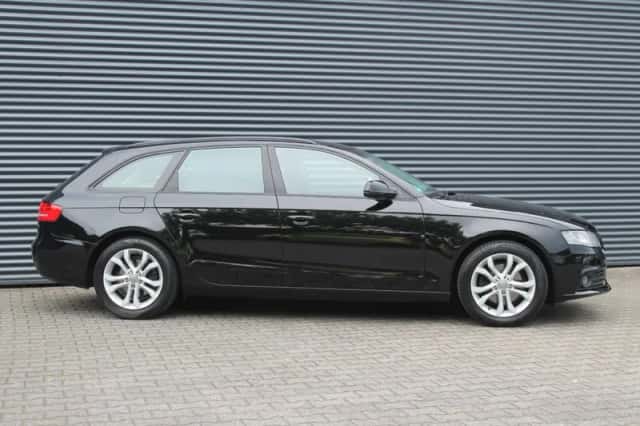 Audi A4 (2010) thumbnail 16