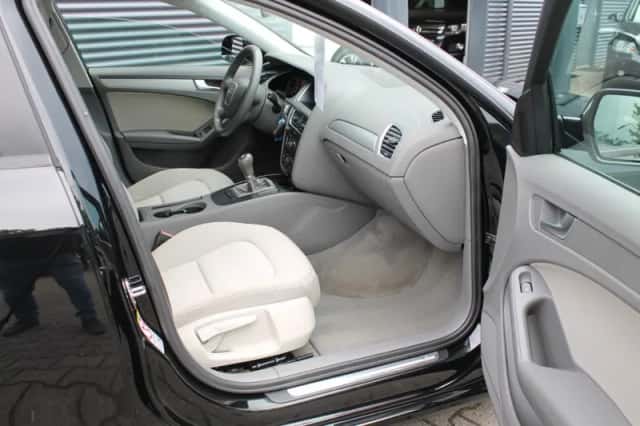 Audi A4 (2010) thumbnail 3