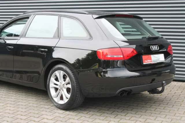 Audi A4 (2010) thumbnail 21