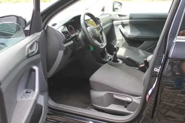 Volkswagen T-Cross (2019) thumbnail 2