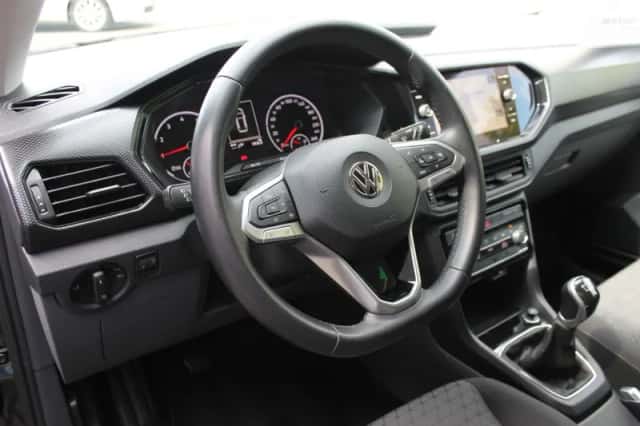 Volkswagen T-Cross (2019) thumbnail 6