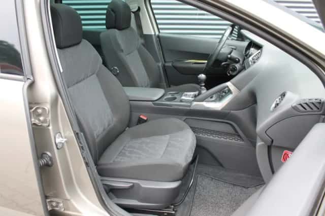 Peugeot 3008 (2009) thumbnail 4