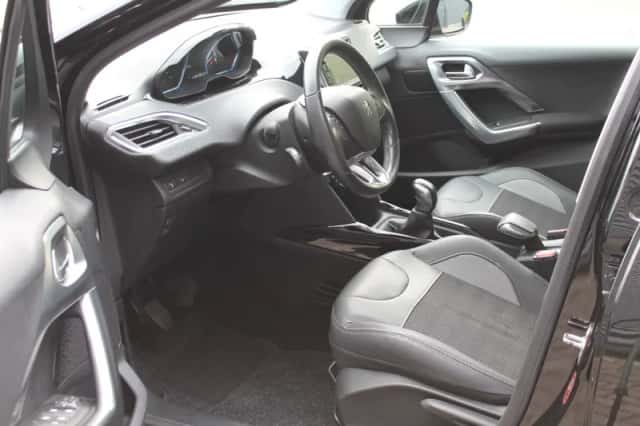 Peugeot 2008 (2018) thumbnail 2