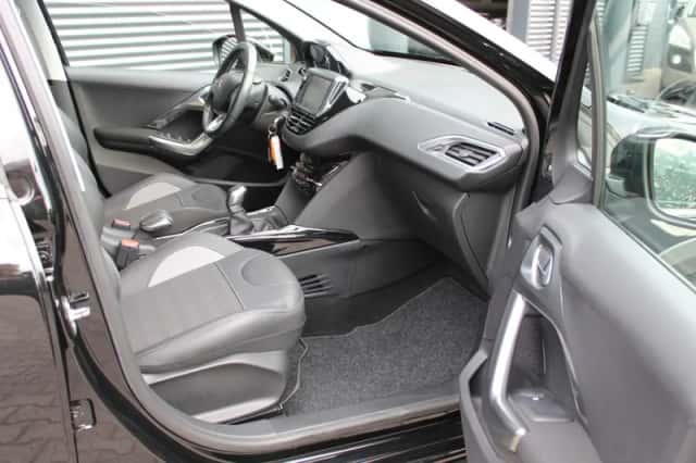 Peugeot 2008 (2018) thumbnail 3