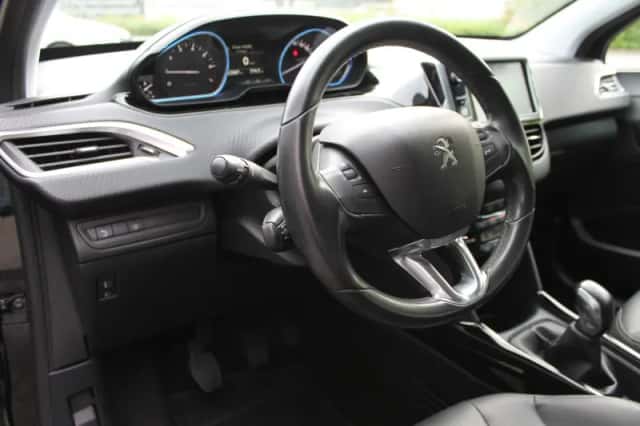 Peugeot 2008 (2018) thumbnail 6