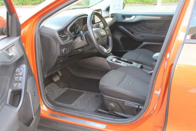 Ford Focus (2019) thumbnail 2