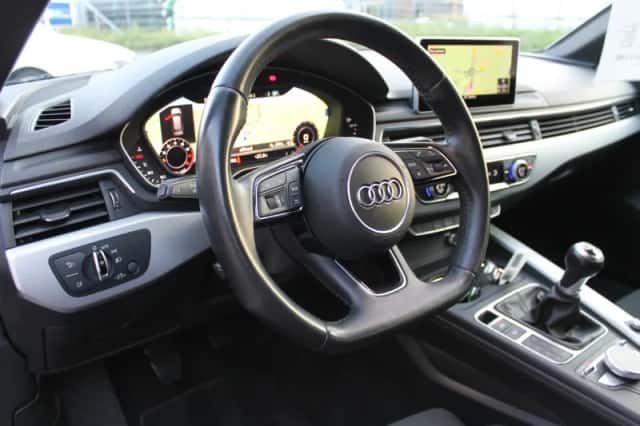 Audi A4 (2017) thumbnail 6