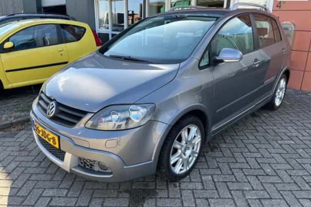 Volkswagen Golf (2009) thumbnail 1