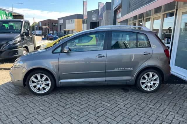 Volkswagen Golf (2009) thumbnail 3