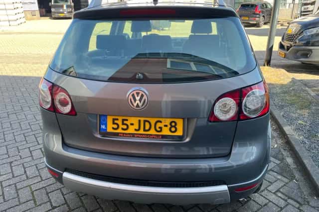 Volkswagen Golf (2009) thumbnail 5