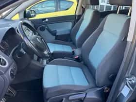 Volkswagen Golf (2009) thumbnail 6