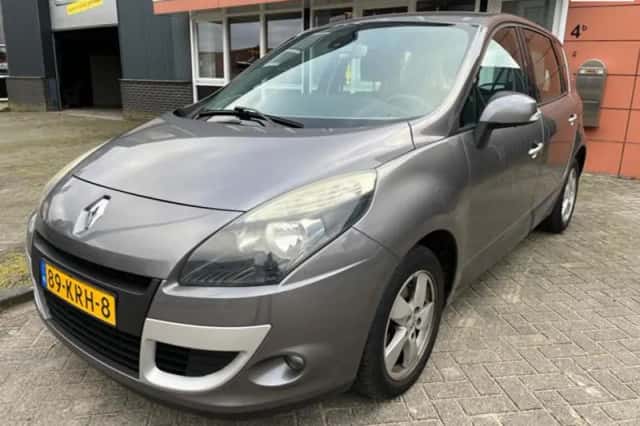 Renault Scénic (2010) thumbnail 1