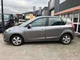Renault Scénic (2010) thumbnail 3