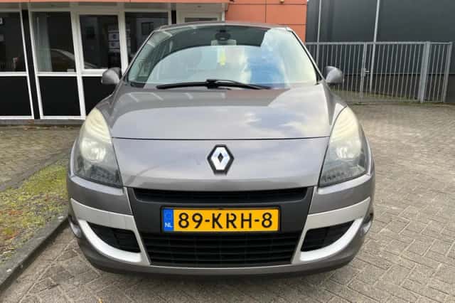 Renault Scénic (2010) thumbnail 4