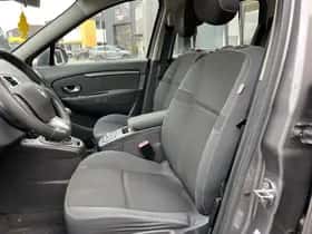 Renault Scénic (2010) thumbnail 6