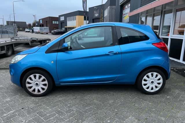 Ford Ka (2010) thumbnail 3