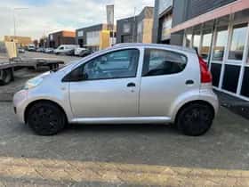 Peugeot 107 (2011) thumbnail 3