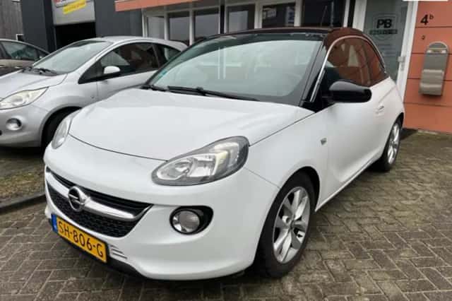 Opel Adam (2018) thumbnail 1