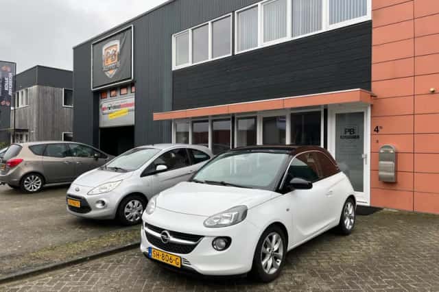 Opel Adam (2018) thumbnail 9