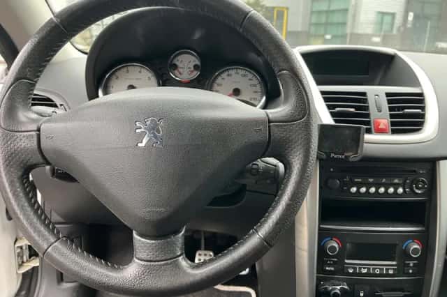 Peugeot 207 (2010) thumbnail 8