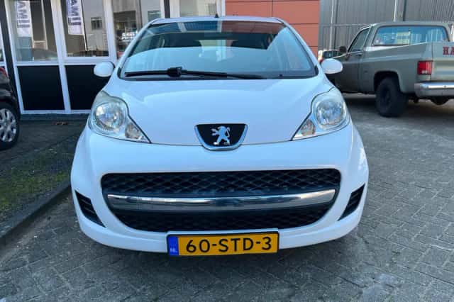 Peugeot 107 (2011) thumbnail 4