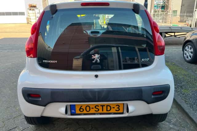 Peugeot 107 (2011) thumbnail 5