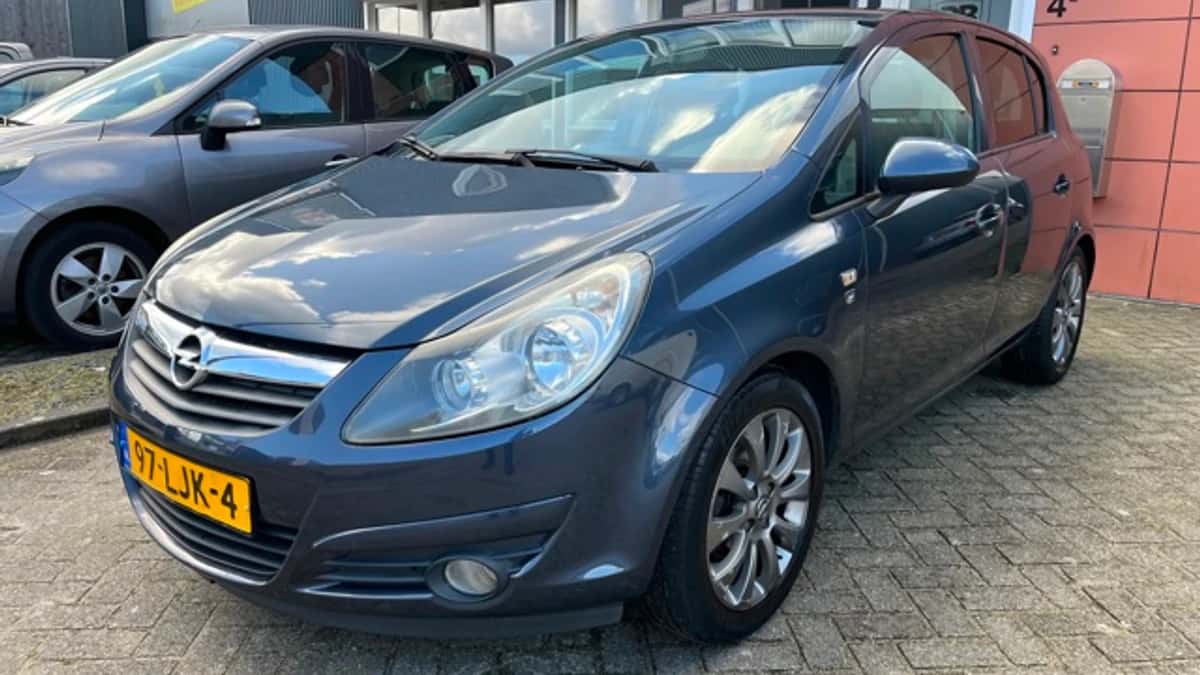 Opel Corsa (2010) — foto 1
