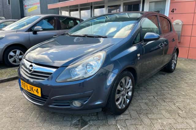 Opel Corsa (2010) thumbnail 2