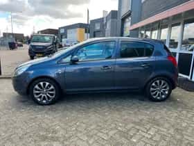 Opel Corsa (2010) thumbnail 3