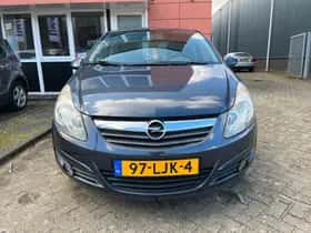 Opel Corsa (2010) thumbnail 4