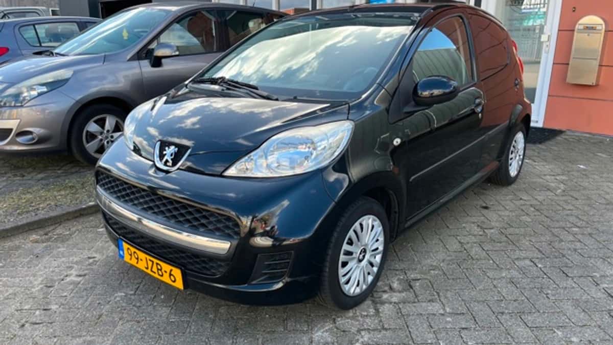 Peugeot 107 (2009) — foto 1