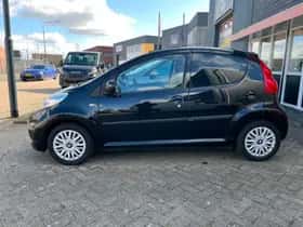 Peugeot 107 (2009) thumbnail 3