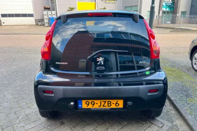 Peugeot 107 (2009) thumbnail 5