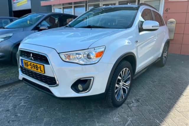 Mitsubishi ASX (2015) thumbnail 1