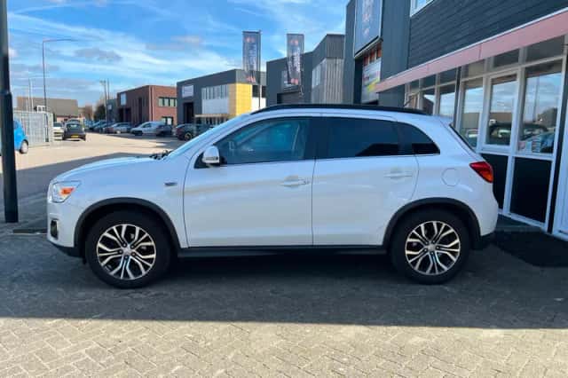 Mitsubishi ASX (2015) thumbnail 3