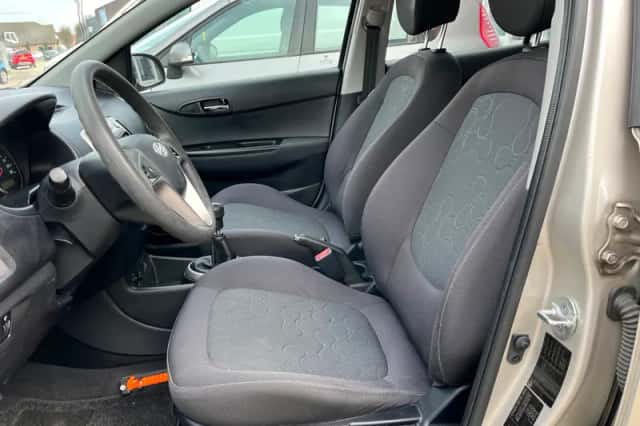 Hyundai i20 (2010) thumbnail 7