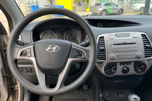 Hyundai i20 (2010) thumbnail 9