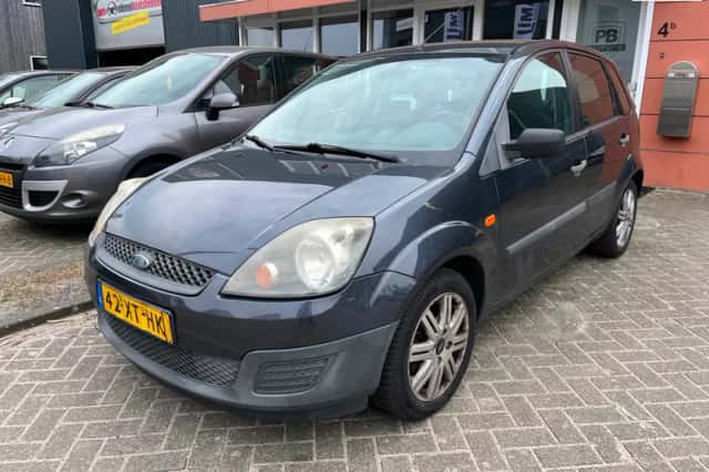 Ford Fiesta (2007) thumbnail 2