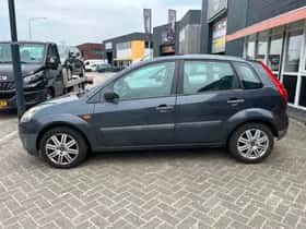 Ford Fiesta (2007) thumbnail 3