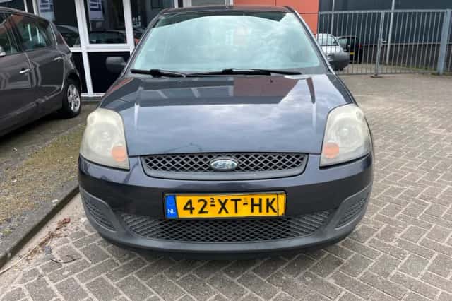 Ford Fiesta (2007) thumbnail 4